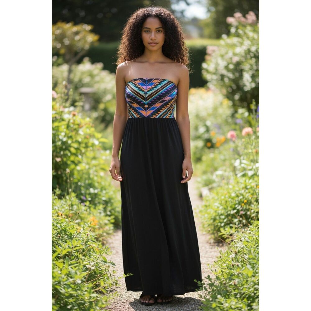 Thyme And Honey Embroidered Strapless Dress Size Medium NWT MSRP $79.95 Black